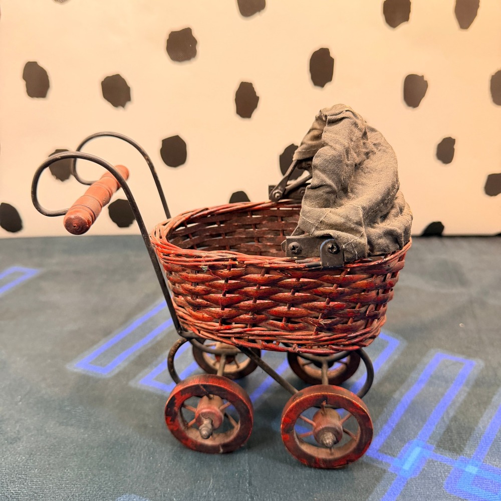 Vtg Miniature Wicker Doll Carriage Pram Buggy Wrought Iron Wood Wheels Calico